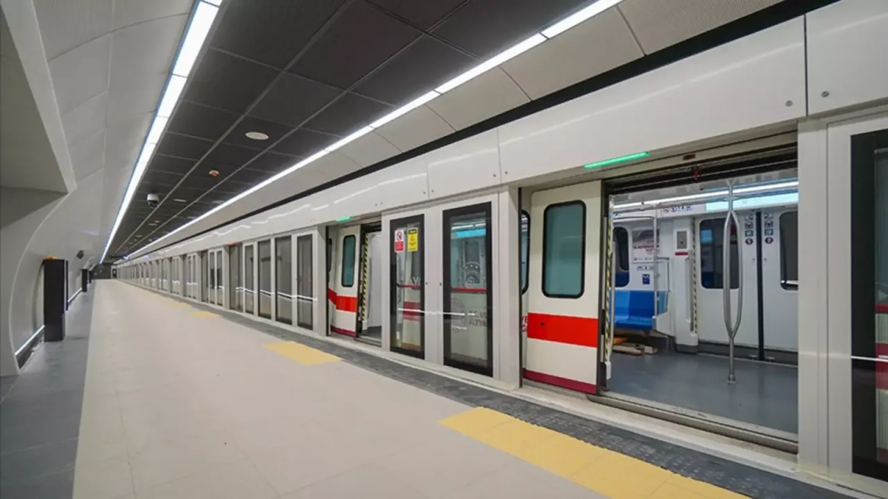 Esenler&rsquo;de metro raydan &ccedil;ıktı, Yenikapı-Kirazlı hattında seferler aksadı