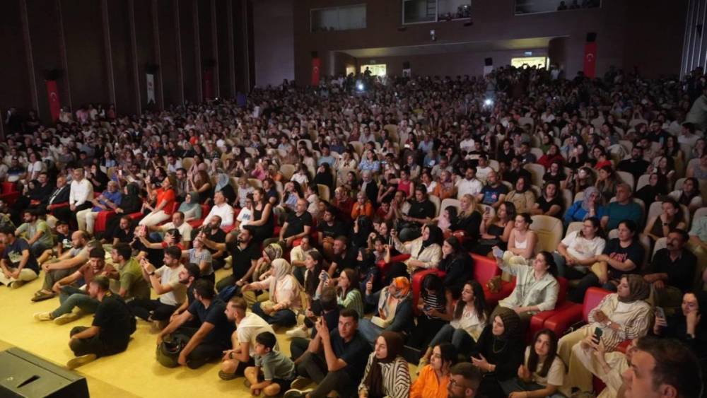 Musa Eroğlu’ndan Adıyaman’da unutulmaz konser  - Videolu Haber