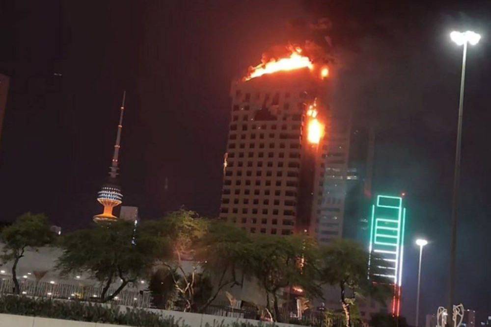 İran'ın K&ouml;rfez &uuml;lkelerindeki ABD &uuml;slerine misillemeleri s&uuml;r&uuml;yor