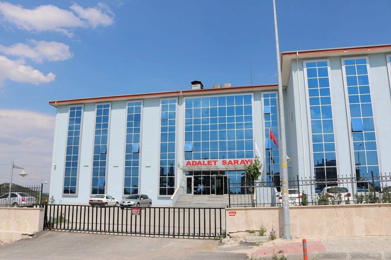 Keşan&rsquo;da FET&Ouml; firarisi ve hırsızlık ş&uuml;phelisi yakalandı