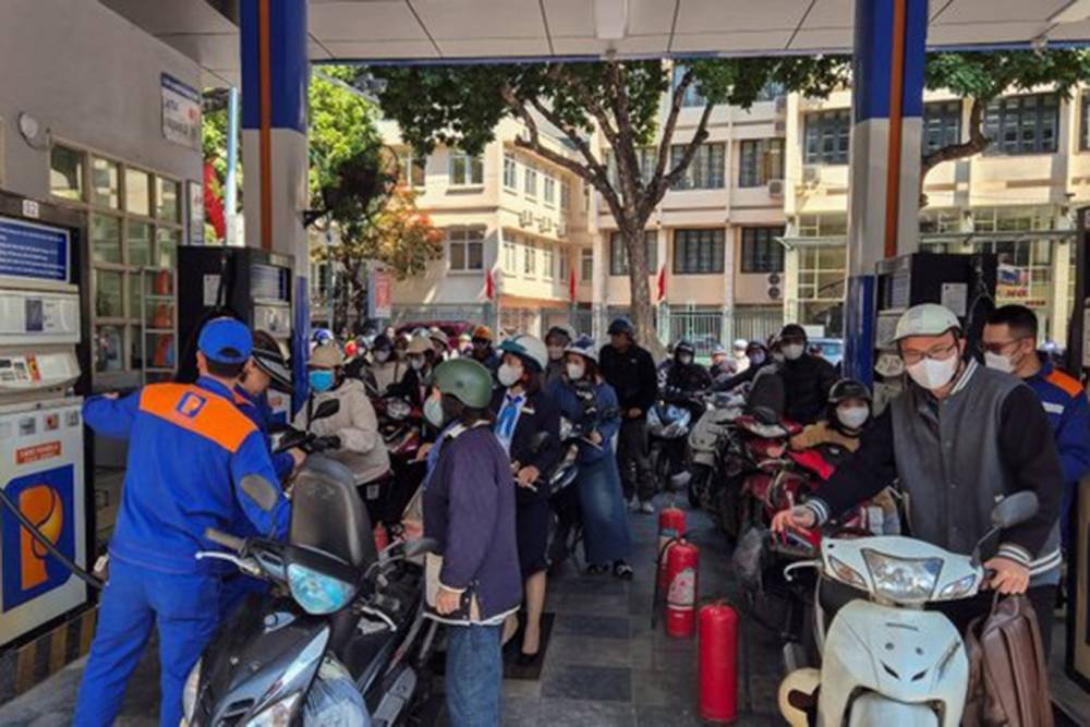 Vietnam&rsquo;da yakıt krizi kapıda, uzaktan &ccedil;alışma geri d&ouml;n&uuml;yor