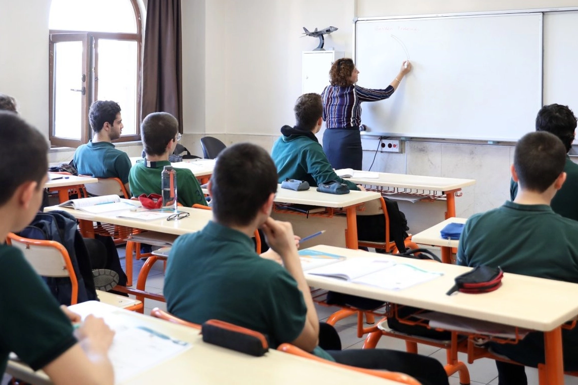 &Ouml;ğretmenlerin yer değiştirme takvimleri belli oldu