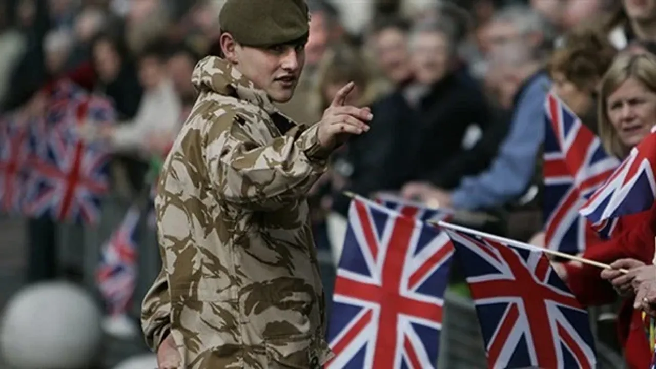 İngiltere&rsquo;den Arktik hamlesi: Gr&ouml;nland i&ccedil;in asker&icirc; se&ccedil;enek masada