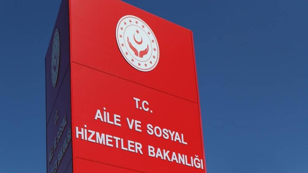 Aile ve Sosyal Hizmetler Bakanlığı&rsquo;na 3 bin yeni personel alınacak
