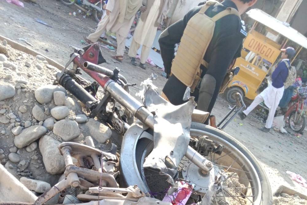 Pakistan'da patlama: 2 &ouml;l&uuml; 17 yaralı