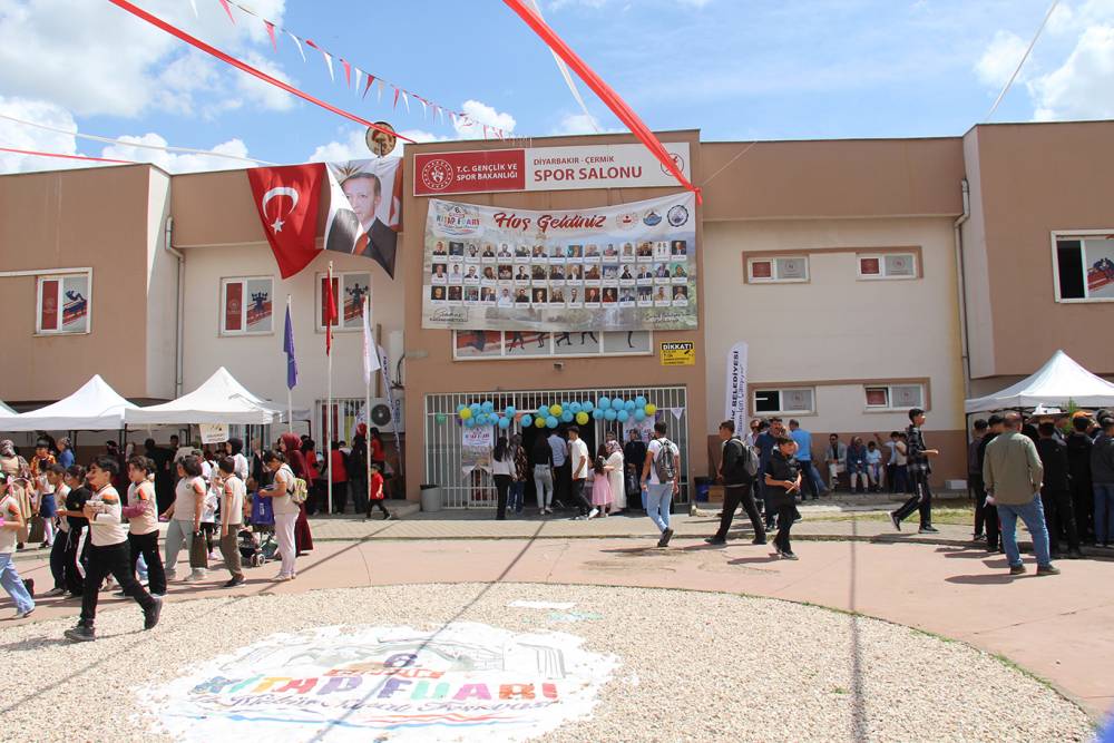 &Ccedil;ermik Kitap Fuarı eğitime katkısıyla dikkat &ccedil;ekti