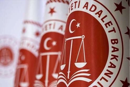 Bakan G&uuml;rlek'ten Yazıcıoğlu soruşturması a&ccedil;ıklaması: Devletimiz hukuk i&ccedil;inde sonuna kadar gidecektir