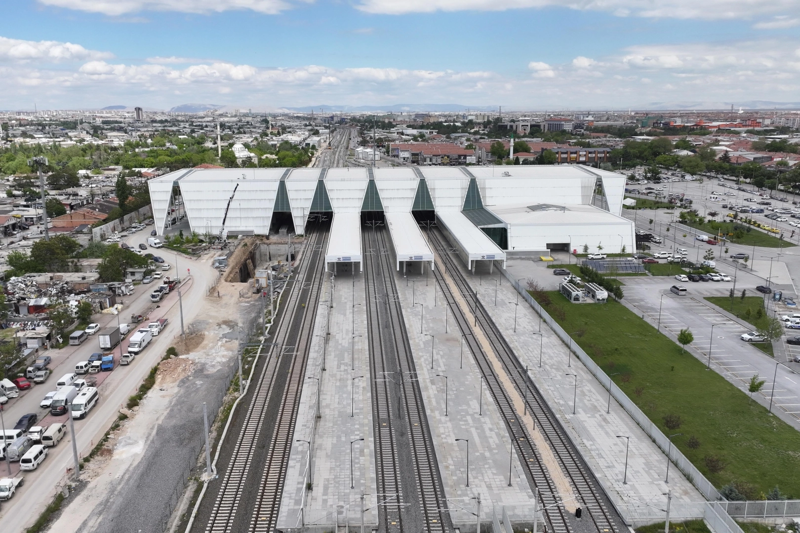 Konya Sel&ccedil;uklu YHT Gar b&ouml;lgesine B&uuml;y&uuml;kşehir'den aktarma noktası