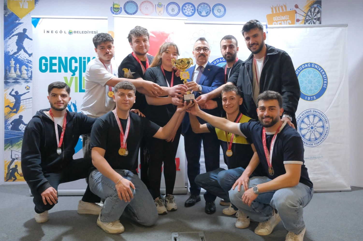 Bursa İneg&ouml;l'de &Uuml;niversite Spor Festivali sona erdi