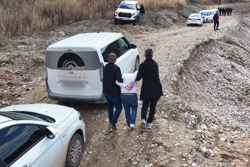 Malatya'da kuyumcuya silahlı soygun girişimi olayında 2 g&ouml;zaltı