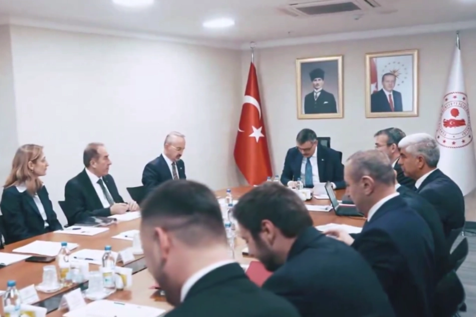 İ&ccedil;işleri Hukuk Hizmetleri'nden Bakan &Ccedil;ift&ccedil;i'ye brifing