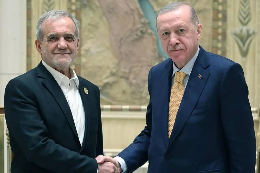 Cumhurbaşkanı Erdoğan, İran Cumhurbaşkanı Pezeşkiyan ile g&ouml;r&uuml;şt&uuml;