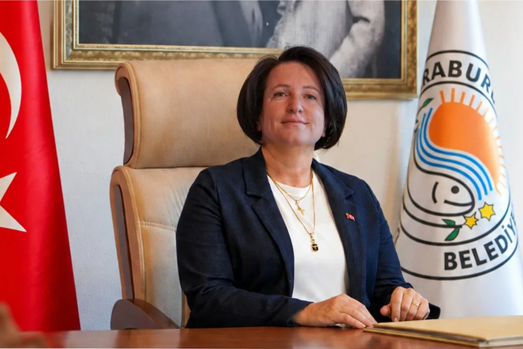 Yeni Parti'ye ge&ccedil;mişti, istifa etti! Karaburun Belediye Başkanı'ndan istifa a&ccedil;ıklaması: Onurumu korumak i&ccedil;in
