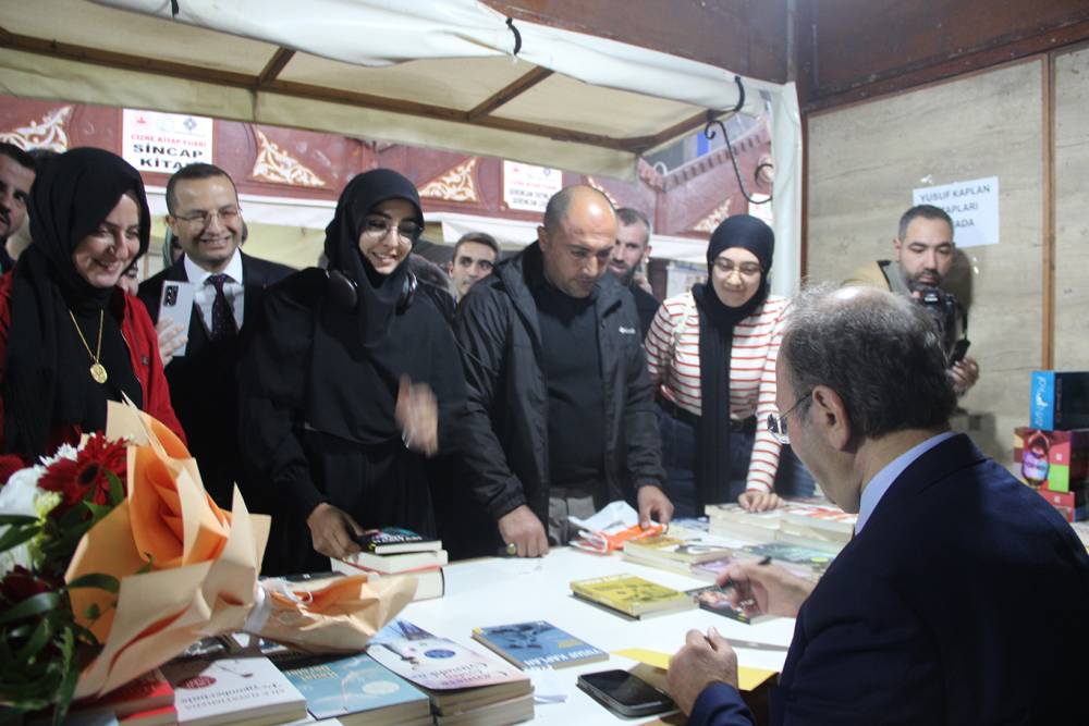 Cumhurbaşkanı Başdanışmanı Orhan: Kitap fuarı gibi etkinlikler k&uuml;lt&uuml;re ve medeniyete değer katıyor