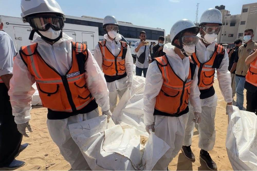 Gazze'de işgalin teslim ettiği kimliği belirsiz 41 ceset defnedildi