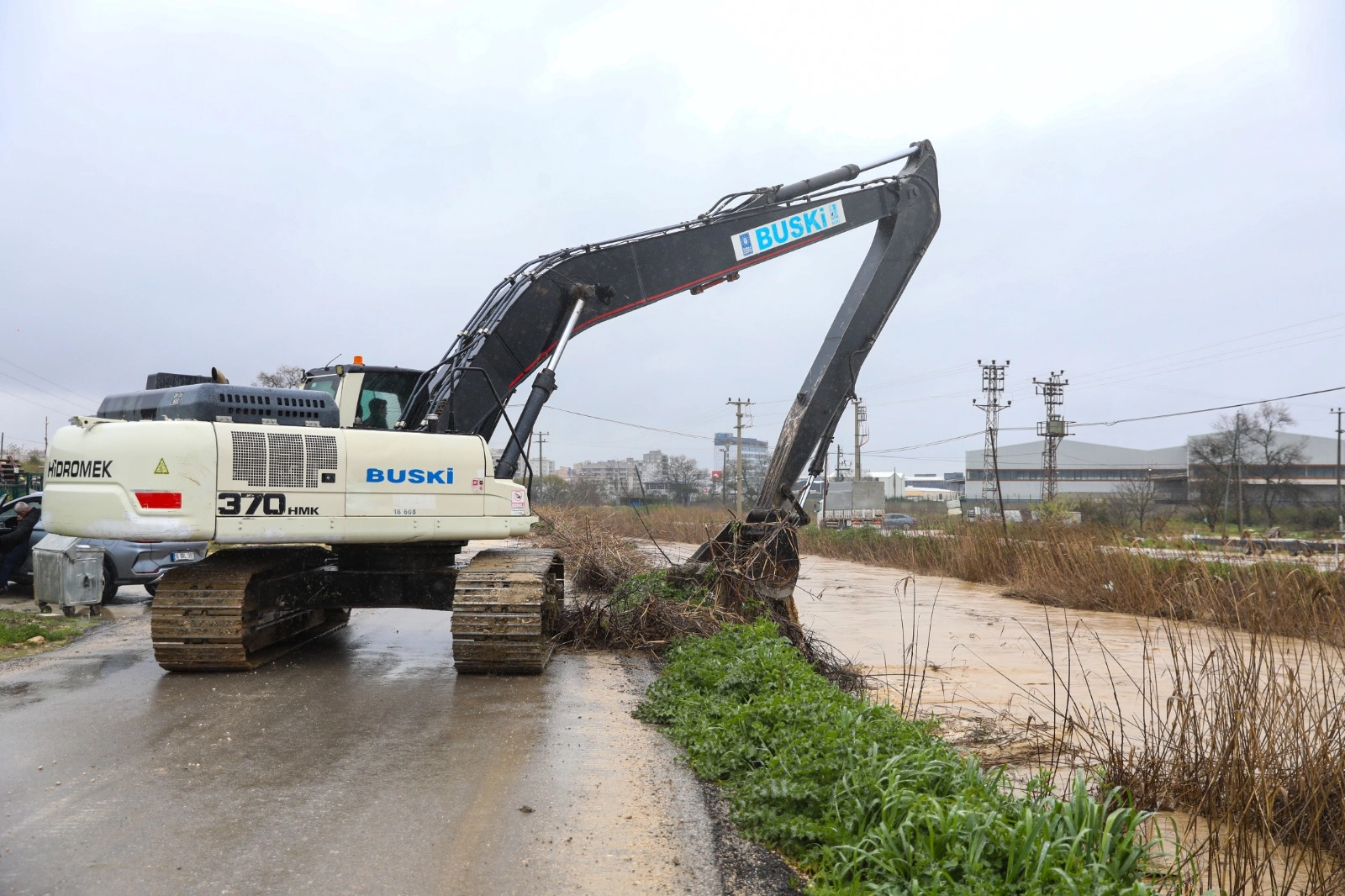 Bursa B&uuml;y&uuml;kşehir AKOM olumsuz hava koşullarına karşı seferber oldu