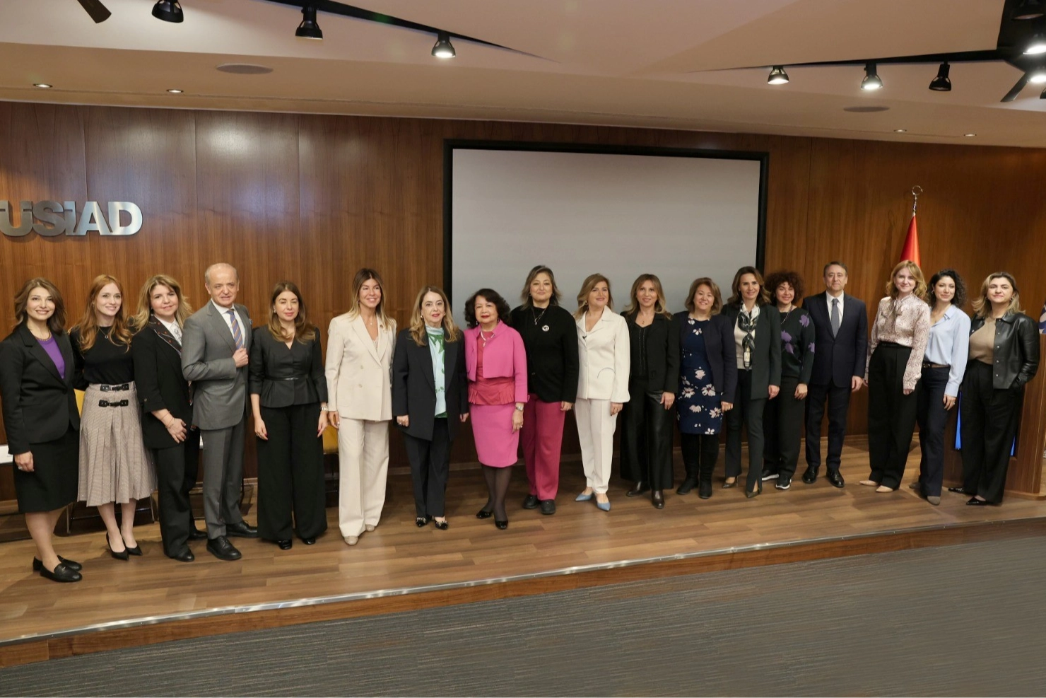 T&uuml;rkiye, 2026 K&uuml;resel Kadın Zirvesi'ne ev sahipliği yapacak... İş d&uuml;nyasından zirveye tam destek