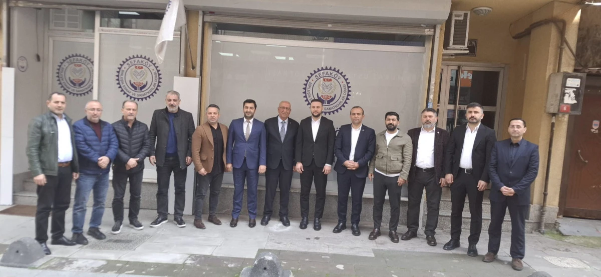 AK Parti heyeti Sefak&ouml;y Birleşik Esnaf Odası&rsquo;nda
