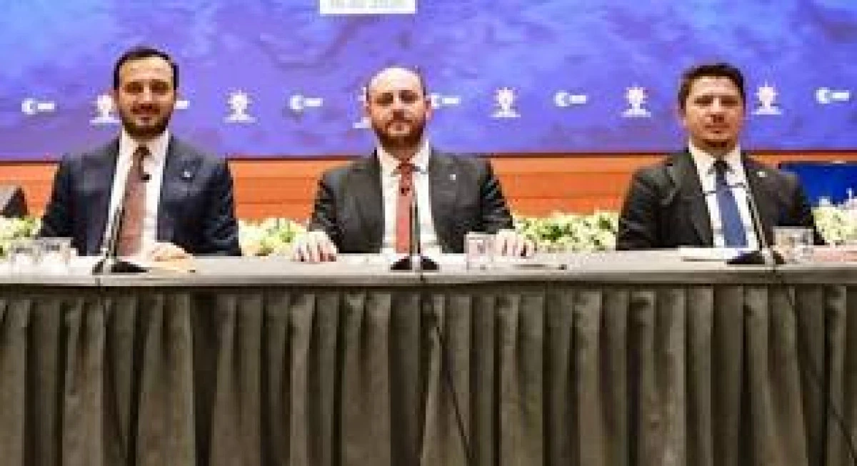 AK PARTİ İSTANBUL İL BAŞKANLIĞI&rsquo;NDAN "GELECEK VİZYONU" TOPLANTISI: "CHP YOLSUZLUĞU AKLAMA MAKİNESİNE D&Ouml;N&Uuml;ŞT&Uuml;"