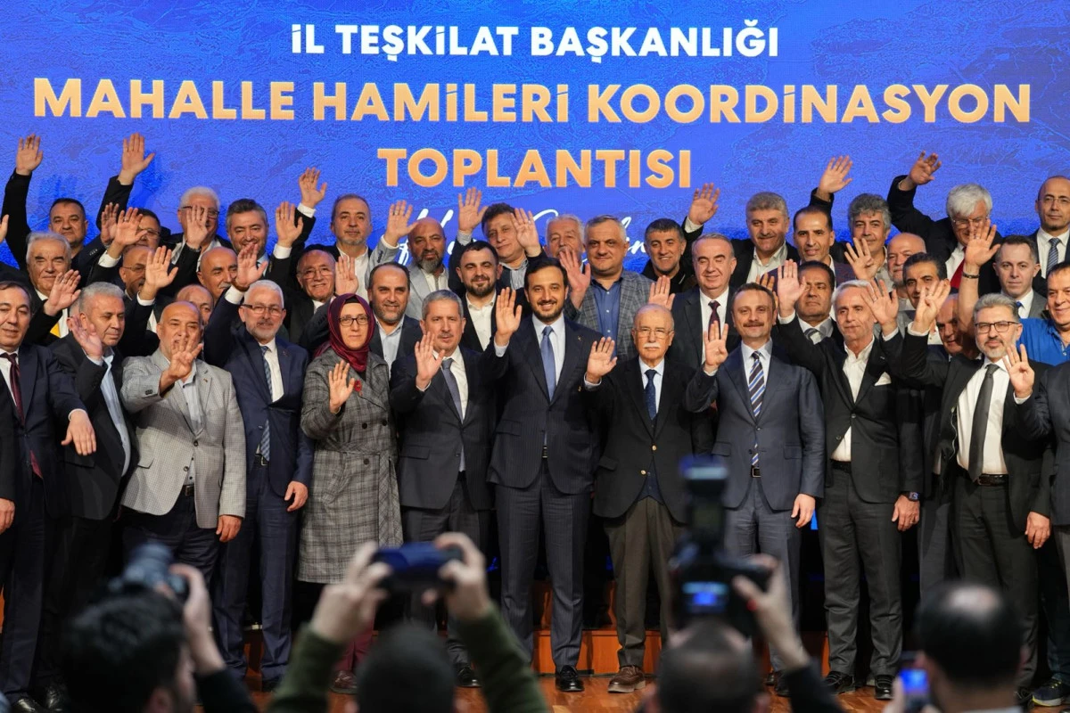 AK Parti İstanbul&rsquo;da &ldquo;Mahalle Hamiliği&rdquo; modeli g&uuml;&ccedil;leniyor