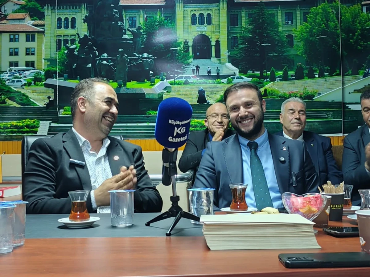 AK Parti K&uuml;&ccedil;&uuml;k&ccedil;ekmece İl&ccedil;e Başkanı Av. Emin Kaan Kaya&rsquo;dan Derneğe Anlamlı Ziyaret