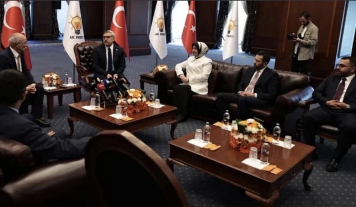 AK Parti ve CHP Uzun Aradan Sonra  Bayramlaştı