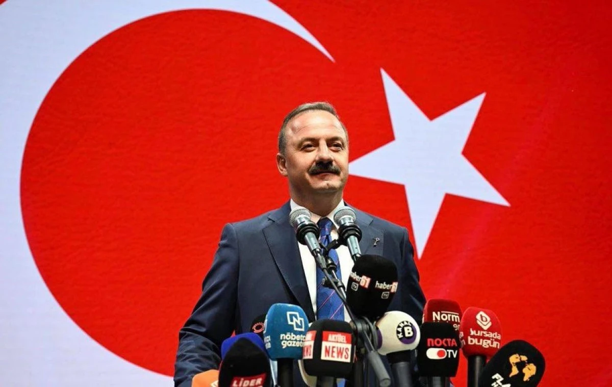 Anahtar Parti K&uuml;&ccedil;&uuml;k&ccedil;ekmece&rsquo;den T&uuml;rk Bayrağına Yapılan Saygısızlığa Tepki