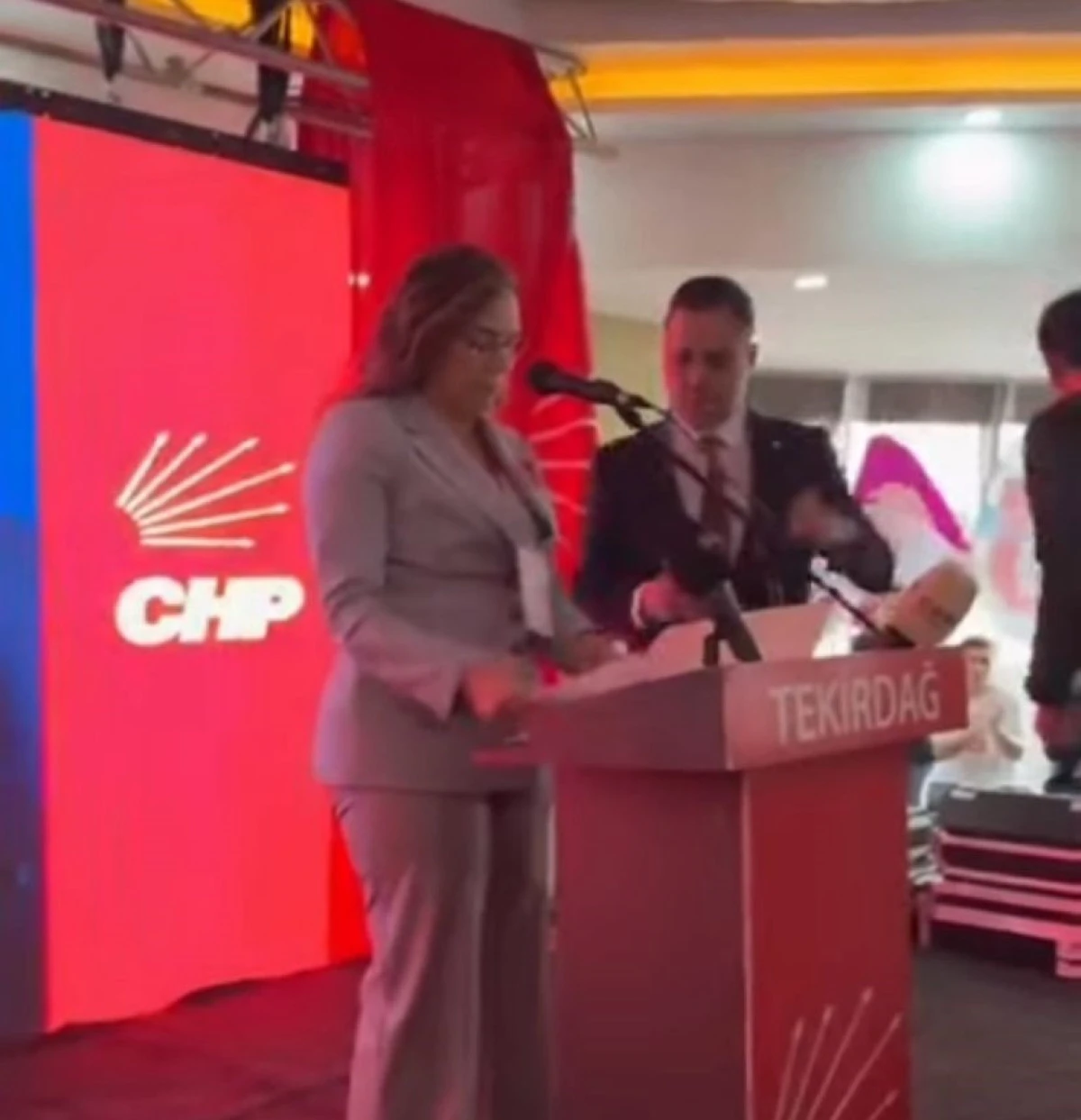 CHP Tekirdağ İl Kongresi Yerinden Oynadı: Yuhlamalar, Suçlamalar, Kopukluklar Havada Kaldı