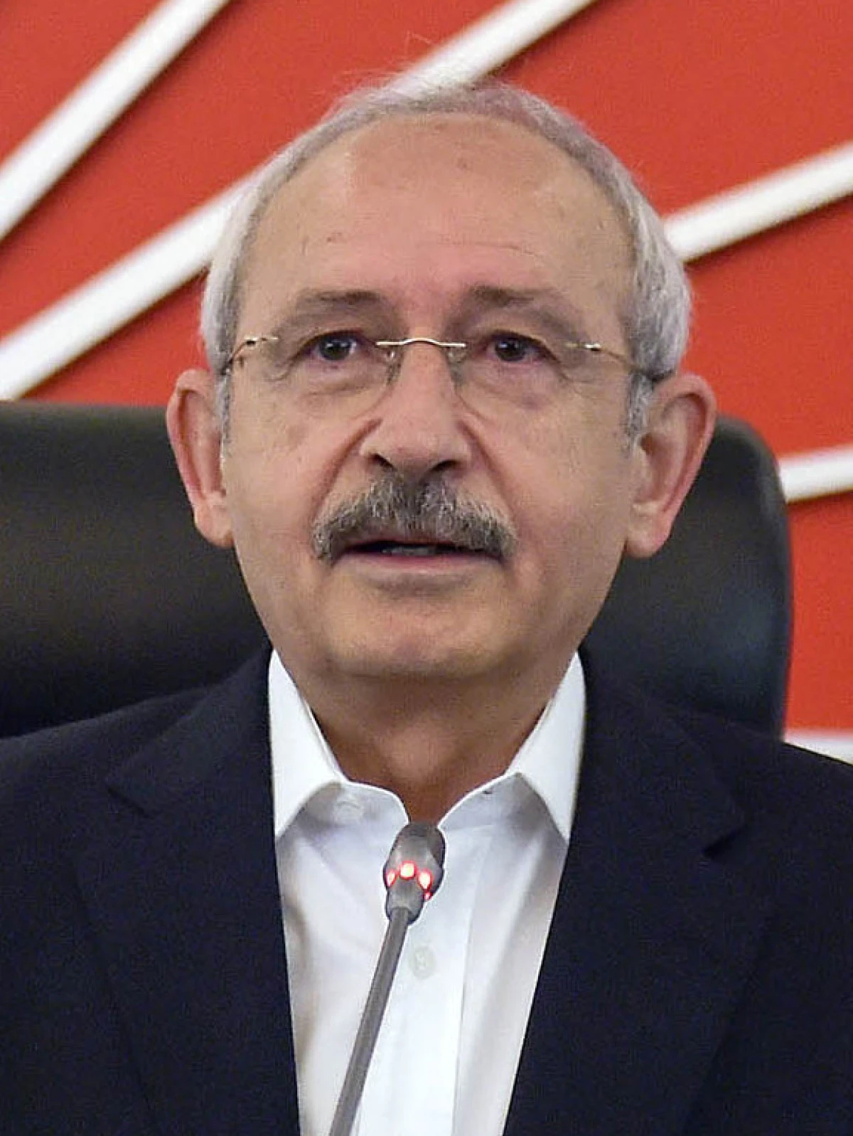 CHP&rsquo;de &ldquo;haram ara&ccedil;&rdquo; polemiği: Karabat&rsquo;tan sert yanıt