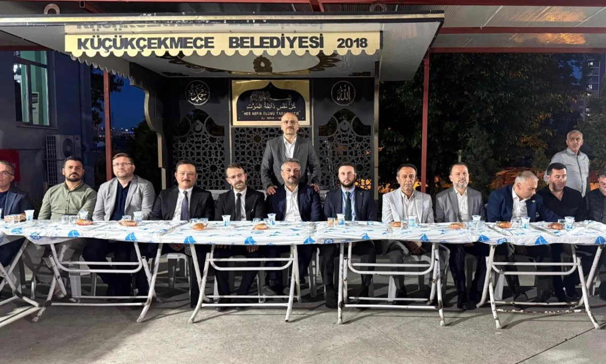 Ekrem Sarısoy&rsquo;un Babası Niyazi Sarısoy Yoğun Katılımlı Mevl&uuml;t Verildi 