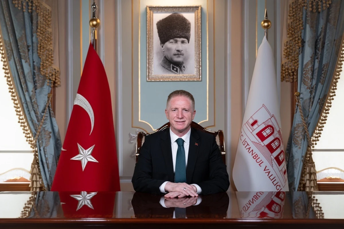 İstanbul Valisi G&Uuml;L, YENİ YIL KUTLU OLSUN