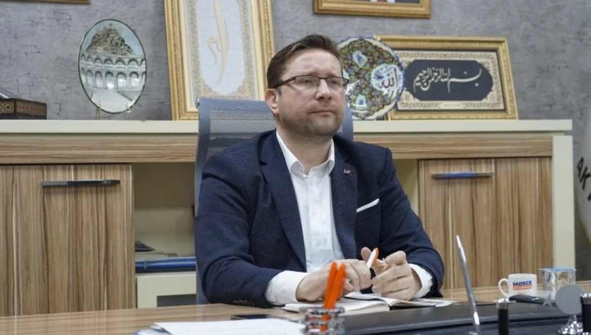 Nejat Öztürk AK Parti Küçükçekmece İlçe Başkanlığı Görevinden İstifa Etti