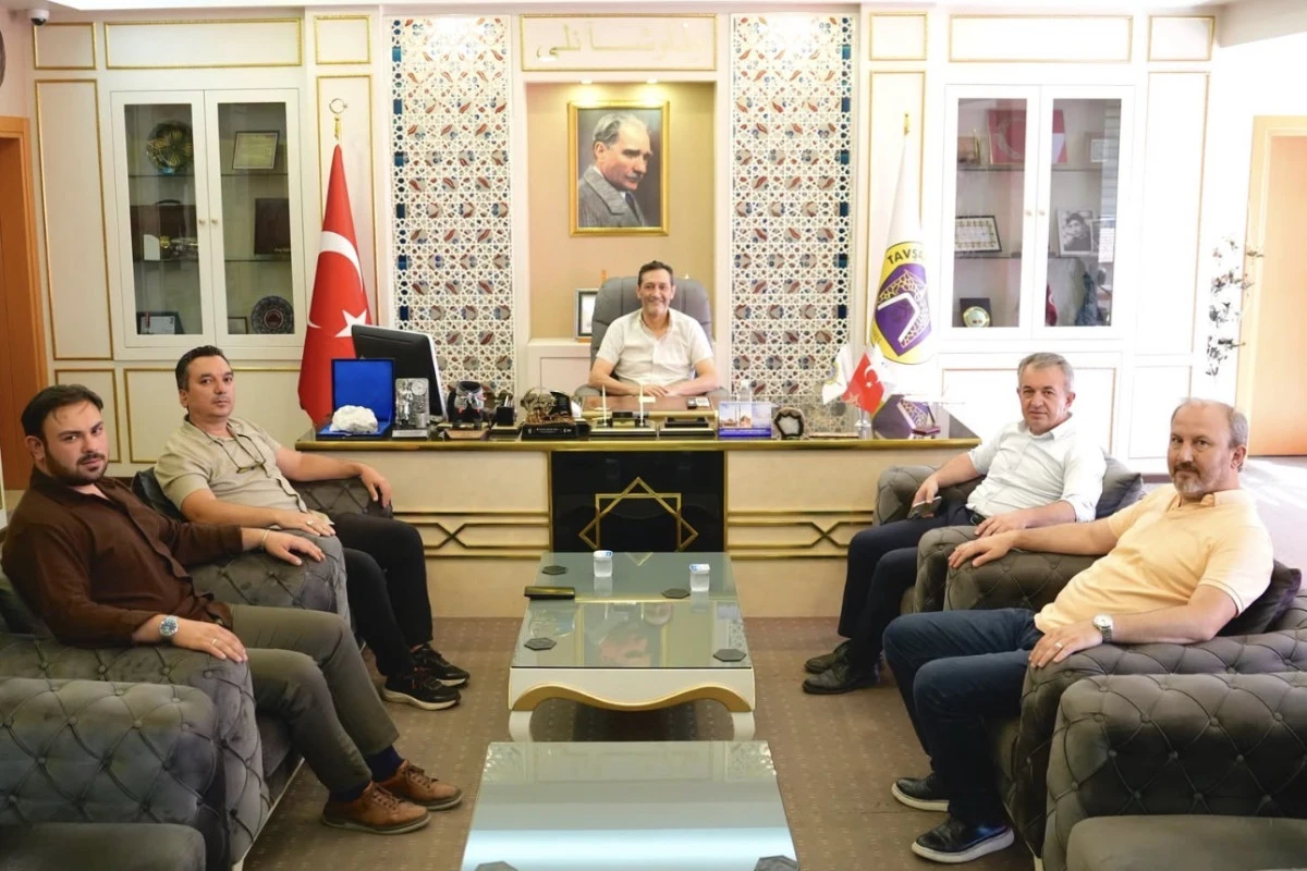 Selamet Akıncıları&rsquo;ndan Başkan Derin&rsquo;e Ziyaret 