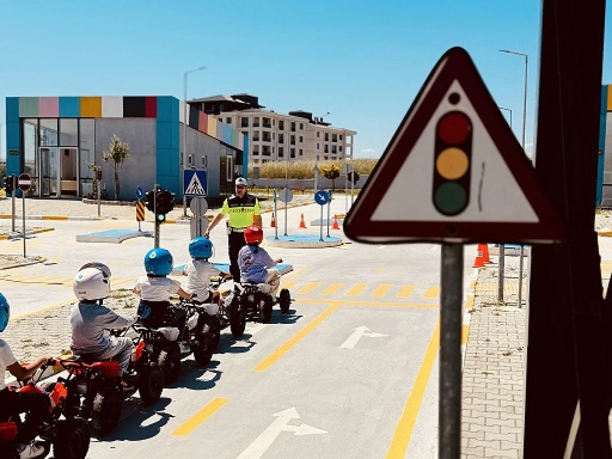 Tekirdağ’da İlkokul Öğrencilerine Trafik Bilinci Eğitimi