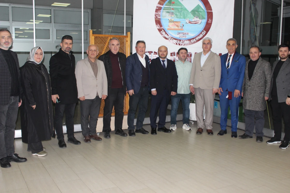 &Uuml;sk&uuml;dar Trabzonlular Derneği&rsquo;nden Geleneksel İftar Buluşması